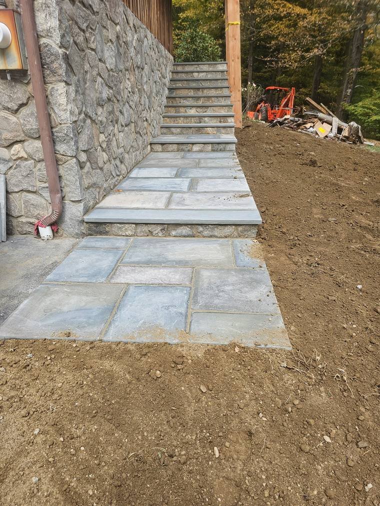 Bluestone Steps, Walkway & Stone Wall — Chunchy's Contracting Corp, Westchester County, NY