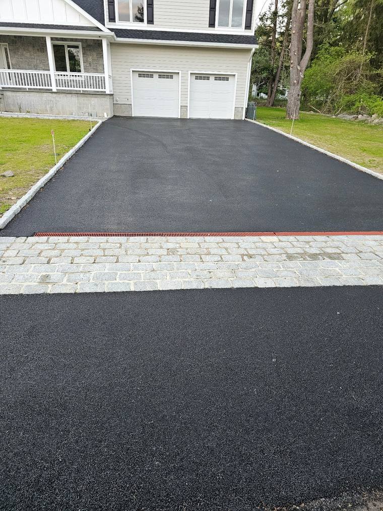 Blacktop Driveway with Granite Border — Chunchy's Contracting Corp, Westchester County, NY