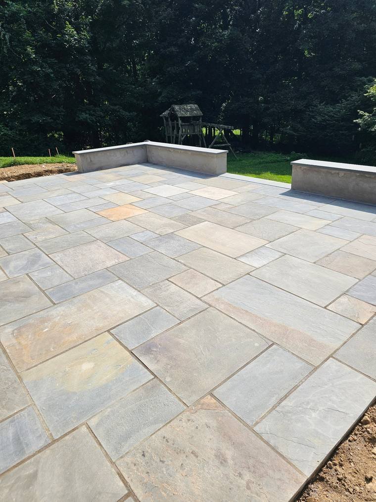 Bluestone Patio with Sitting Walls — Chunchy's Contracting Corp, Westchester County, NY